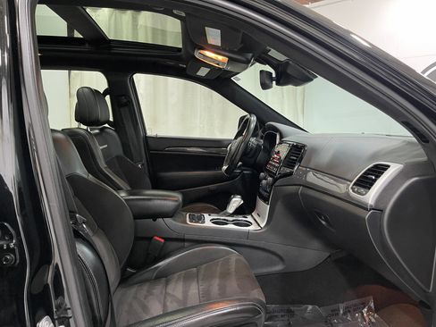 Used 2020 Jeep Grand Cherokee Trackhawk AWD/4WD image 31