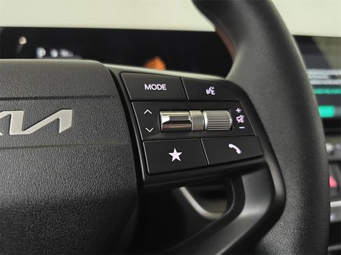 Used 2025 Kia K4 LX image 20