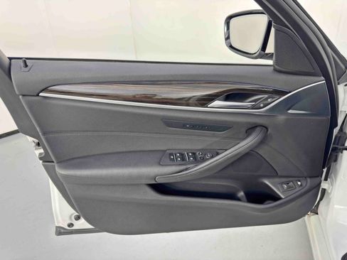 Used 2018 BMW 530e image 43