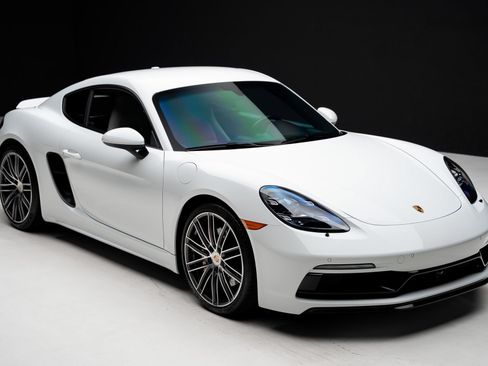 Used 2025 Porsche 718 Cayman GTS RWD image 40