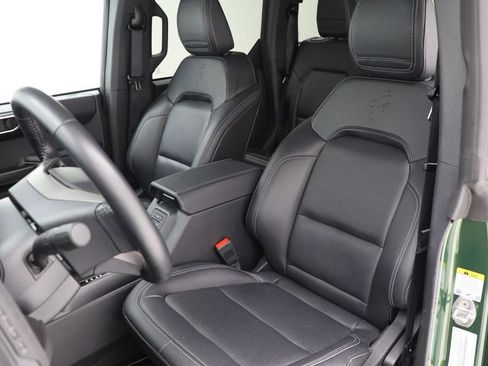 Used 2025 Ford Bronco Badlands image 16