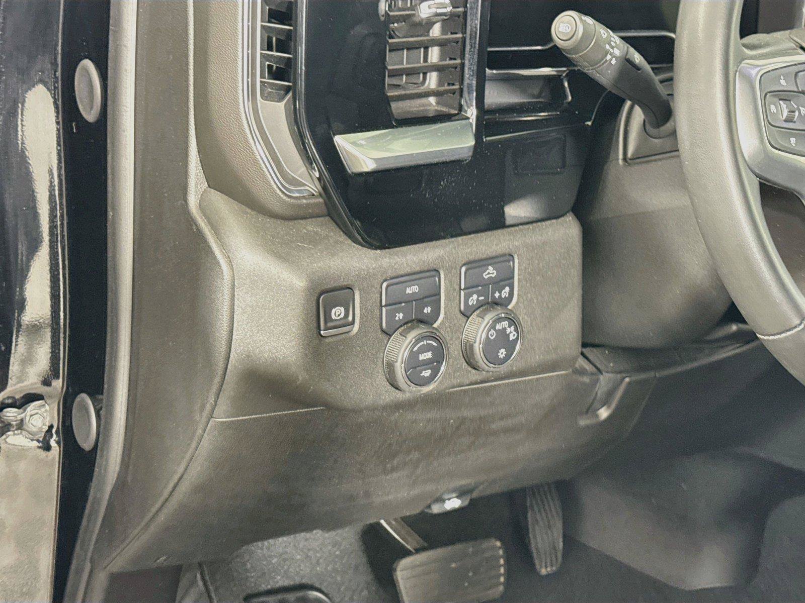 Used 2024 Chevrolet Silverado 1500 LT AWD/4WD image 4