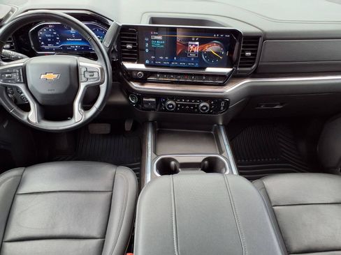 Used 2024 Chevrolet Silverado 2500 LTZ w/ LTZ Convenience Package AWD/4WD image 11