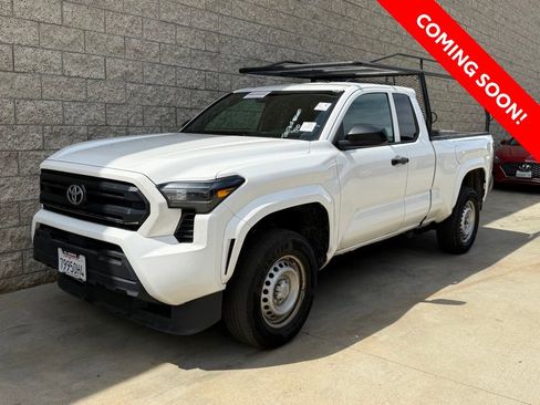 Used 2025 Toyota Tacoma SR image 2