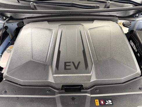Used 2025 Hyundai Ioniq 5 SEL RWD image 36
