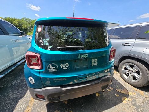Used 2021 Jeep Renegade Latitude FWD image 5