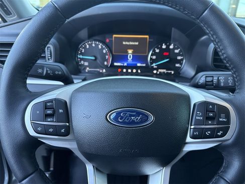 Used 2024 Ford Explorer XLT image 24