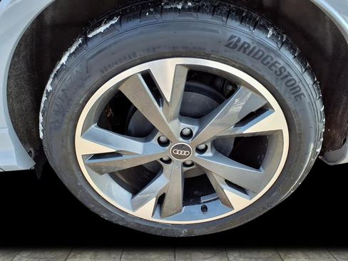 Certified 2025 Audi Q4 e-tron Premium Plus w/ Premium Plus image 5