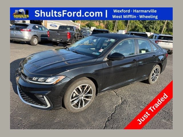 Used 2025 Volkswagen Jetta SE FWD image 1