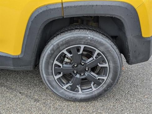 Used 2023 Jeep Renegade Trailhawk AWD/4WD image 17