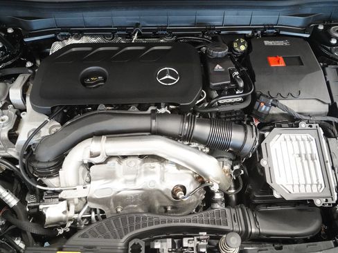Used 2026 Mercedes-Benz GLB 250 4MATIC image 29
