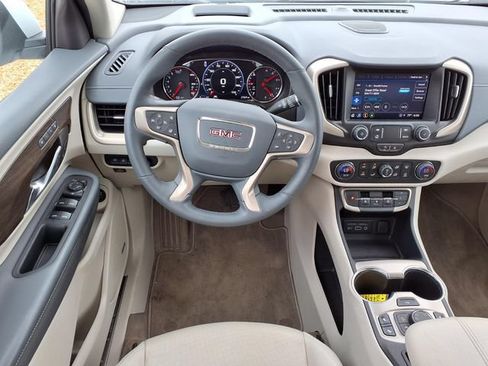 Used 2024 GMC Terrain Denali AWD/4WD image 3