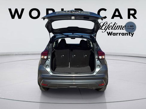 Used 2025 Nissan Kicks Play S FWD image 9