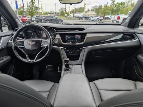 Used 2024 Cadillac XT6 Sport w/ Technology Package AWD/4WD image 11