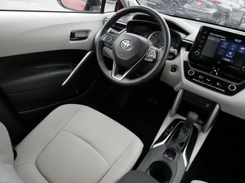 Certified 2022 Toyota Corolla Cross LE w/ Moonroof Package image 9