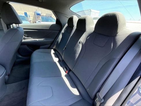 Certified 2023 Hyundai Elantra SE FWD image 15