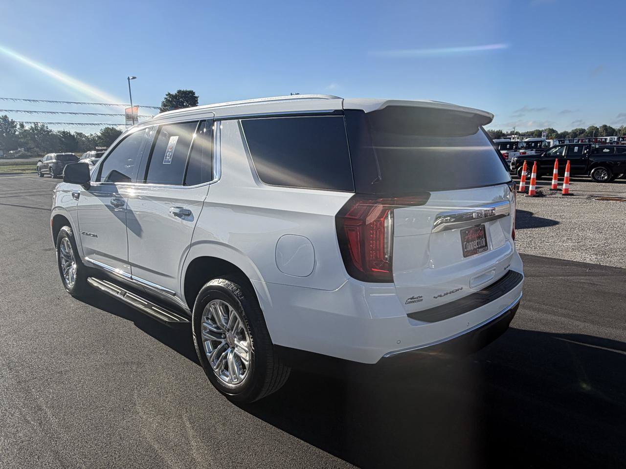 Used 2021 GMC Yukon SLT w/ SLT Luxury Plus Package AWD/4WD image 8