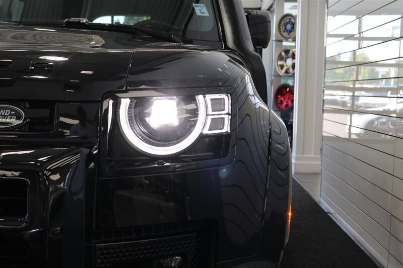 Used 2023 Land Rover Defender 110 S AWD/4WD image 87