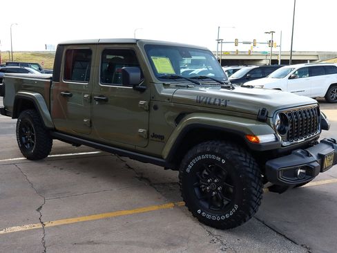 Used 2025 Jeep Gladiator Willys image 4