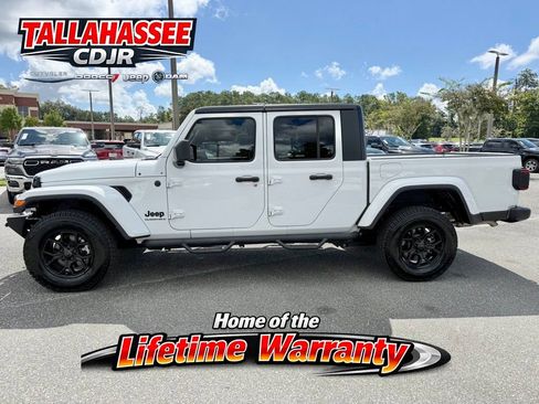 Used 2025 Jeep Gladiator Sport AWD/4WD image 7
