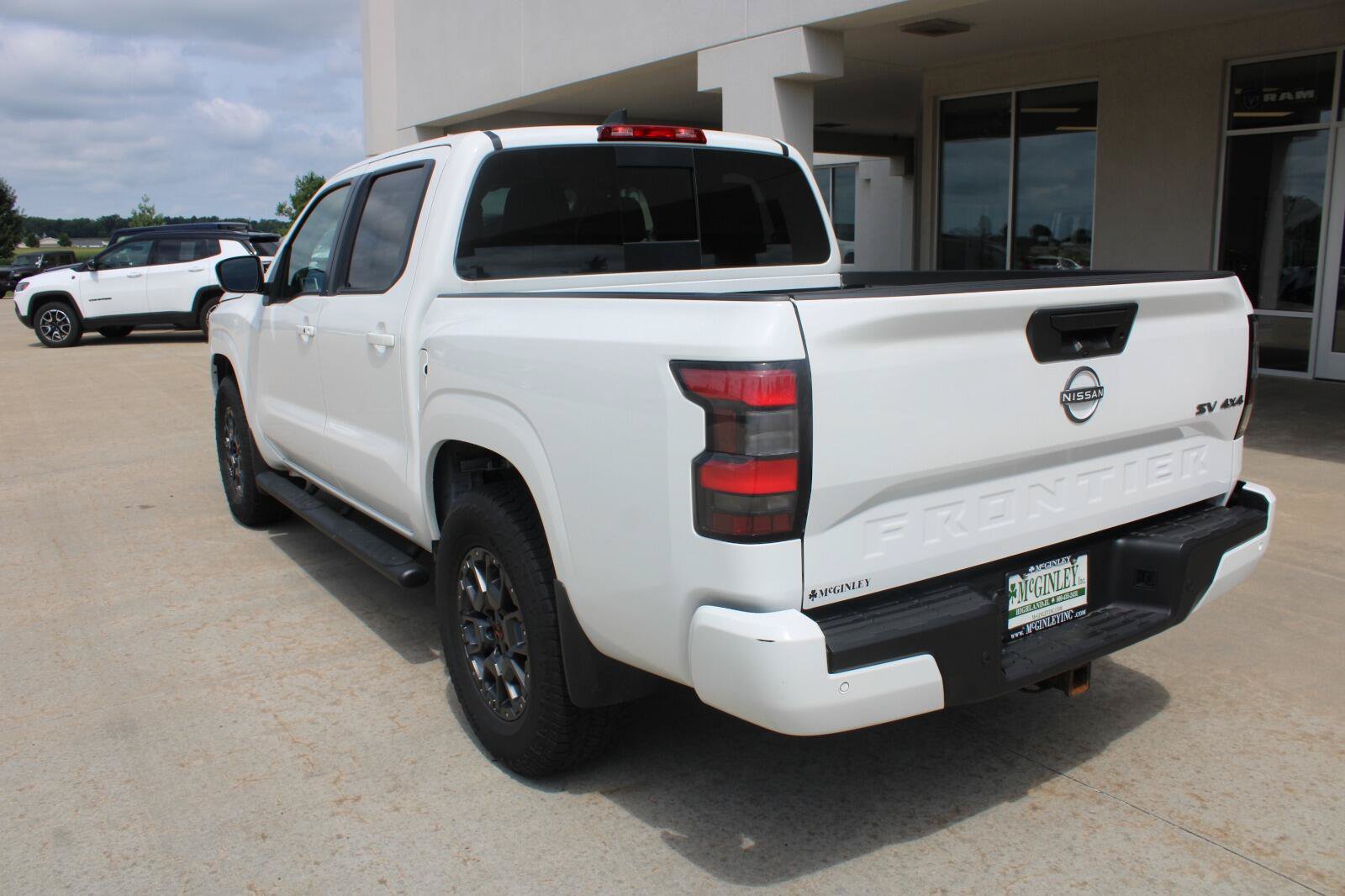 Used 2023 Nissan Frontier SV w/ SV Convenience Package AWD/4WD image 10