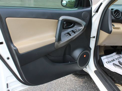 Used 2011 Toyota RAV4 Limited w/ Limited Extra Value Pkg AWD/4WD image 12