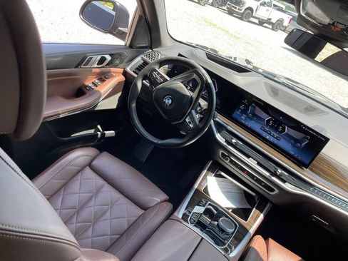 Used 2025 BMW X5 xDrive40i AWD/4WD image 24