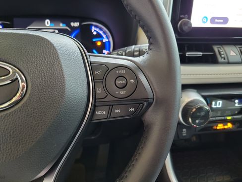 Certified 2025 Toyota RAV4 XLE Premium image 18