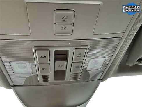 Used 2024 Volkswagen Taos SE image 37