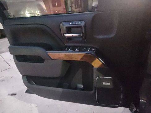 Used 2018 Chevrolet Silverado 1500 High Country image 18