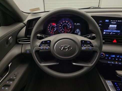 Used 2023 Hyundai Elantra SEL FWD image 22