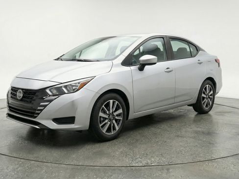 Used 2025 Nissan Versa SV FWD image 3