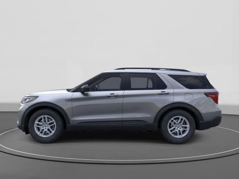 New 2026 Ford Explorer Active RWD image 3