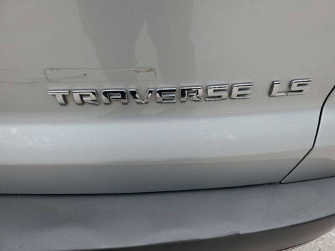 Used 2011 Chevrolet Traverse LS FWD image 12