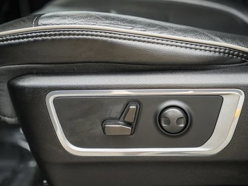 Used 2022 RAM 1500 Laramie AWD/4WD image 37