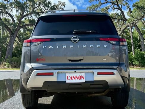 Used 2025 Nissan Pathfinder SL FWD image 7