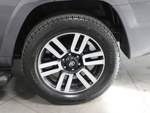 Used 2022 Toyota 4Runner Limited image 18