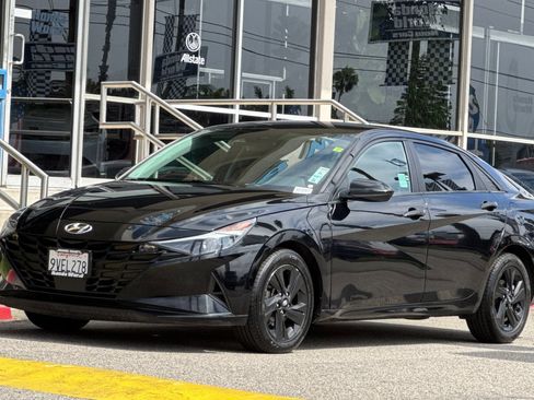 Used 2021 Hyundai Elantra SEL w/ Convenience Package FWD image 8