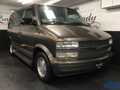 Used 1999 Chevrolet Astro image 3