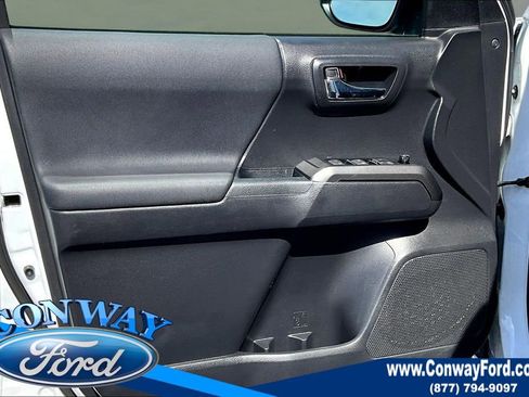 Used 2022 Toyota Tacoma TRD Off-Road w/ Technology Package image 22