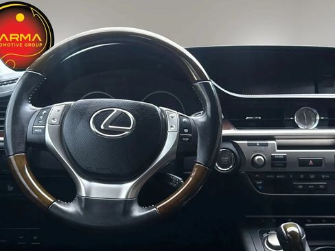 Used 2014 Lexus ES 350 w/ Luxury Package FWD image 24