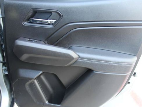Used 2025 Chevrolet Colorado LT w/ LT Convenience Package RWD image 16