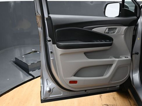 Used 2021 Honda Pilot EX image 40