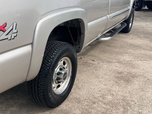 Used 2004 GMC Sierra 2500 SLT w/ Skid Plate Package image 20