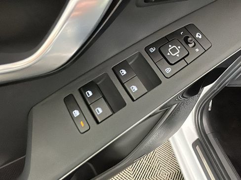 Used 2024 Kia Niro Wave w/ Wave Preserve Package FWD image 11