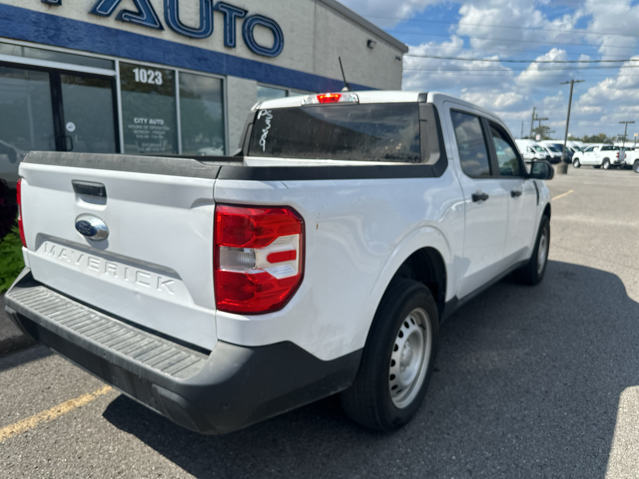 Used 2023 Ford Maverick XL FWD image 4