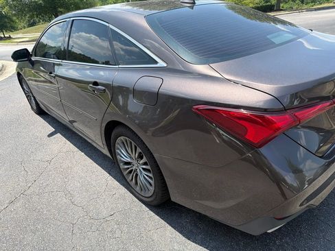Used 2019 Toyota Avalon Limited w/ Advanced Safety Package FWD image 7
