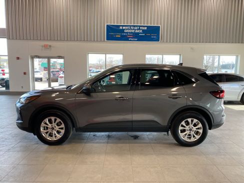 Used 2023 Ford Escape Active image 2