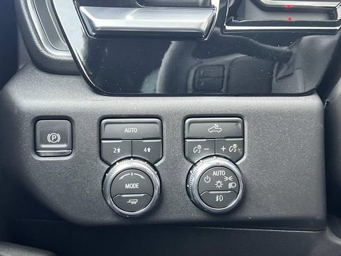 New 2026 GMC Sierra 1500 Elevation image 26