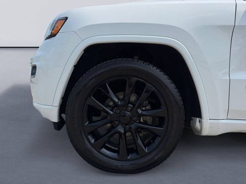 Used 2020 Jeep Grand Cherokee Altitude AWD/4WD image 9